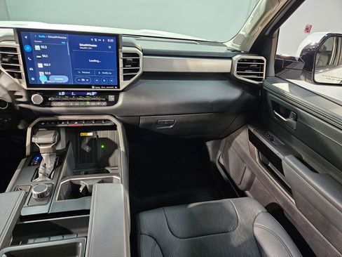 Used 2023 Toyota Tundra Limited image 11