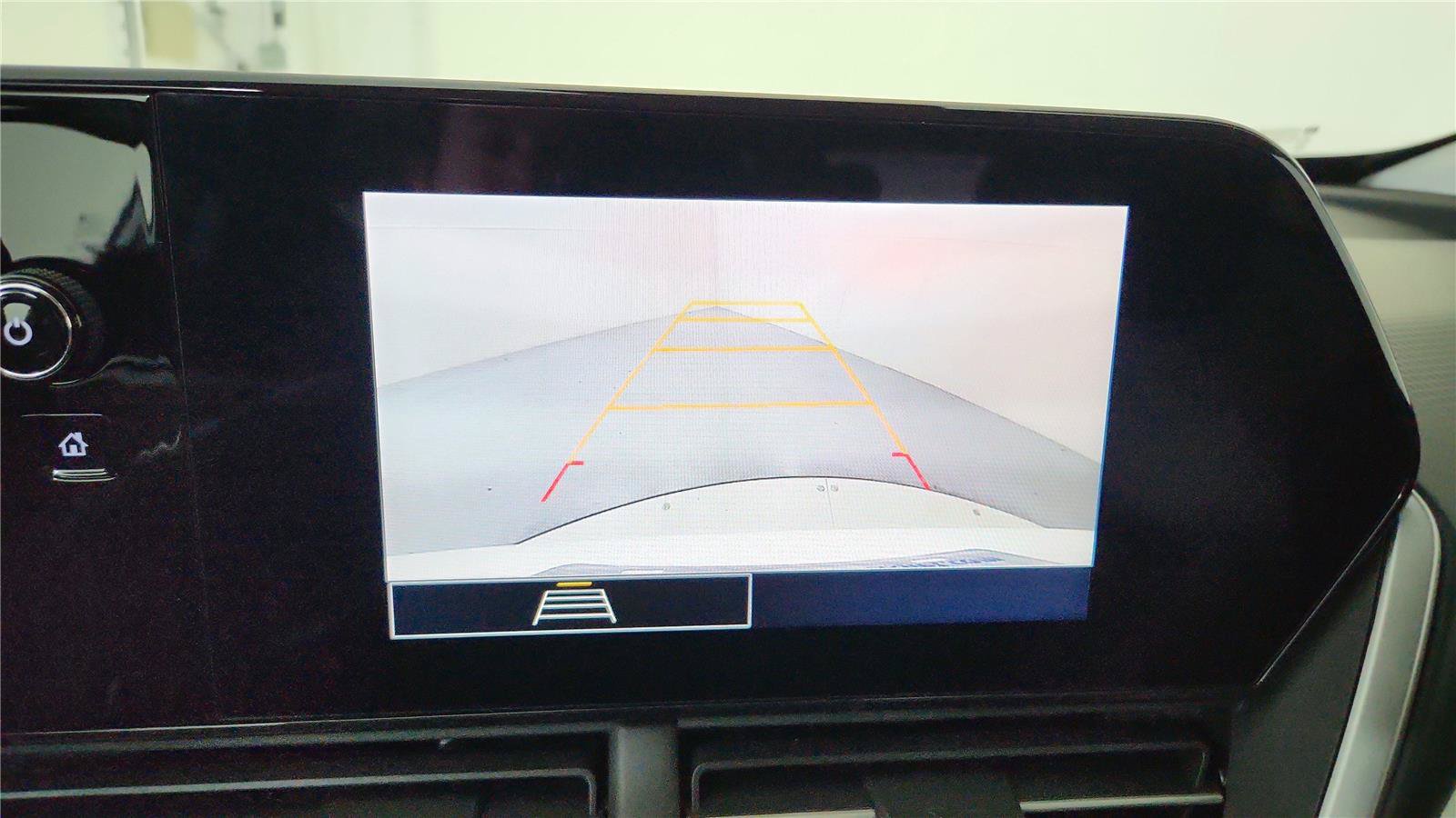 Used 2026 Chevrolet Trax LS FWD image 32