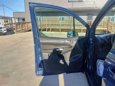 Used 2015 Ford Transit Connect XLT image 19