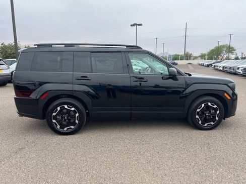 Used 2025 Hyundai Santa Fe SEL image 2