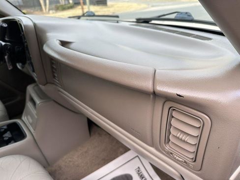 Used 2002 Chevrolet Suburban LT AWD/4WD image 19