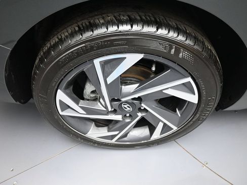 Certified 2024 Hyundai Elantra SEL w/ Convenience Package FWD image 12