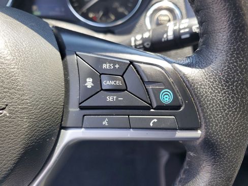 Used 2019 Nissan Rogue SV w/ Premium Package AWD/4WD image 12