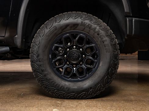 Used 2024 Chevrolet Silverado 2500 ZR2 w/ ZR2 Bison Edition image 11