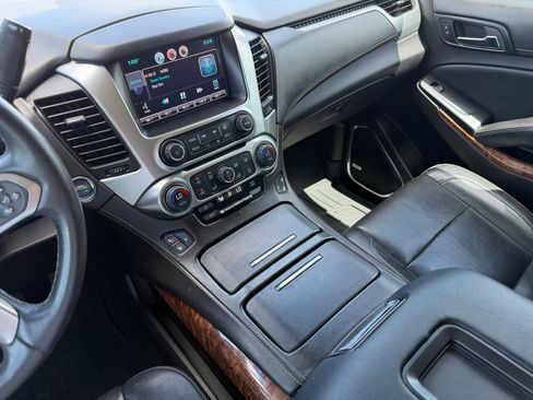 Used 2015 Chevrolet Suburban LTZ RWD image 16