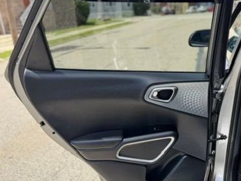 Used 2023 Kia Soul LX w/ LX Technology Package FWD image 23