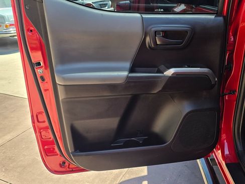 Used 2019 Toyota Tacoma SR5 RWD image 28