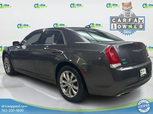 Used 2022 Chrysler 300 Touring image 8