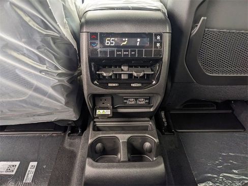 New 2025 Jeep Grand Cherokee L Altitude image 12