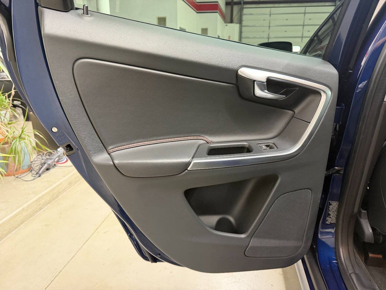 Used 2015 Volvo XC60 T6 Platinum AWD/4WD image 12