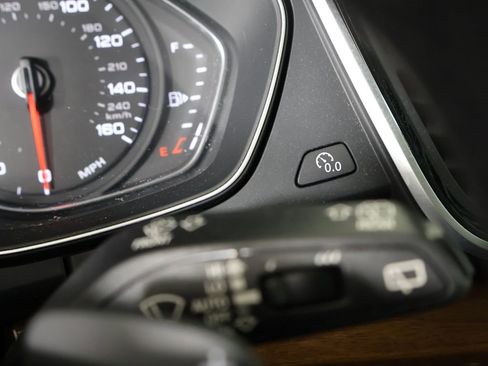 Used 2023 Audi Q5 2.0T Premium image 31