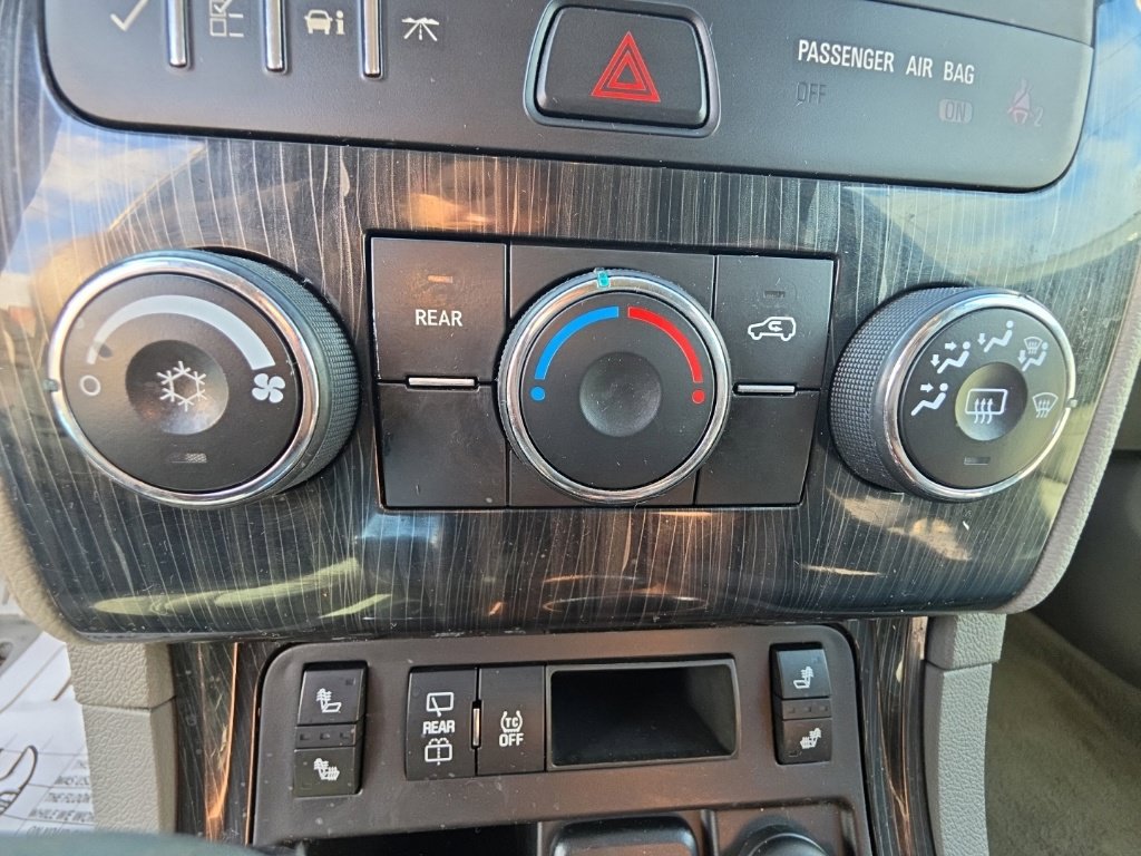 Used 2015 Chevrolet Traverse LT w/ Style and Technology Package AWD/4WD image 19