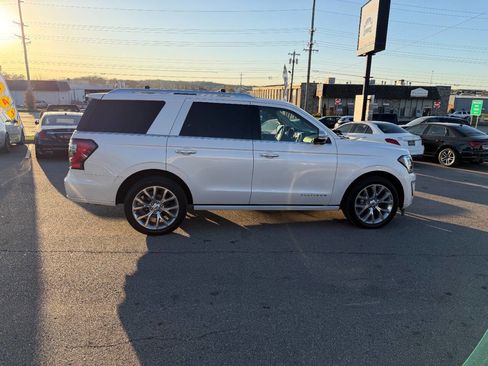 Used 2018 Ford Expedition Platinum image 5