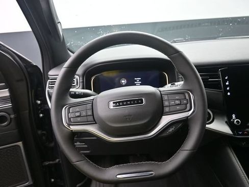 Used 2023 Jeep Wagoneer Series II AWD/4WD image 20