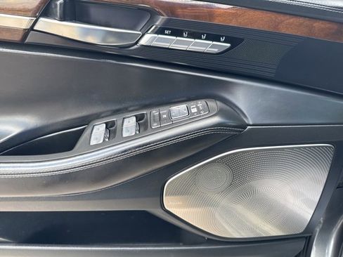 Used 2018 Genesis G90 3.3T Premium image 29