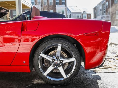 Used 2007 Chevrolet Corvette Convertible w/ Preferred Equipment Group RWD image 5