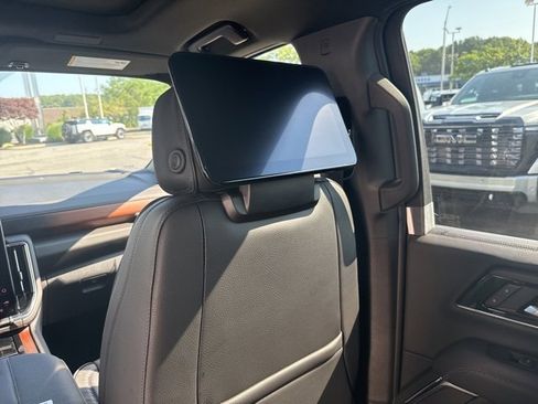 New 2025 GMC Yukon XL Denali w/ Denali Reserve Package image 29