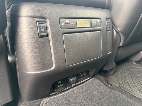 Used 2023 Nissan Armada Platinum w/ Captain's Chairs Package AWD/4WD image 23