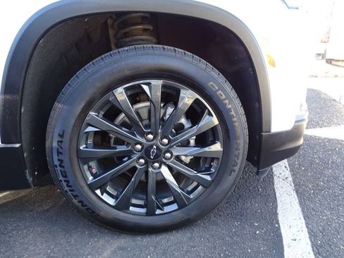 Used 2022 Chevrolet Traverse RS w/ LPO, Cargo Package image 7