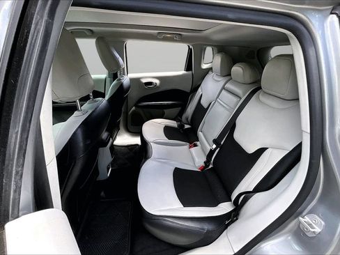Used 2019 Jeep Compass Latitude FWD image 22