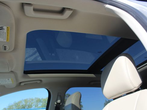 Used 2018 Ford Edge Titanium w/ Technology Package image 14