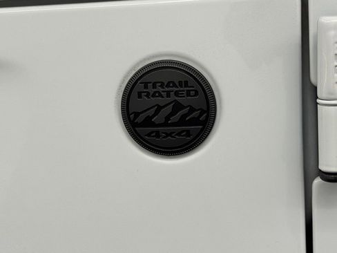 Used 2023 Jeep Gladiator Willys image 20