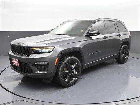 Used 2024 Jeep Grand Cherokee Limited w/ Black Appearance Package AWD/4WD image 1