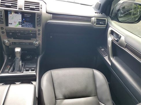 Used 2020 Lexus GX 460 Premium image 17
