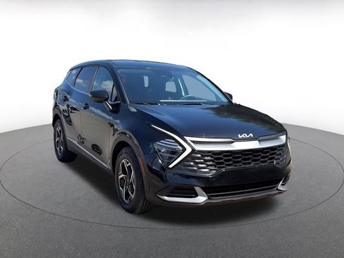 Used 2025 Kia Sportage LX FWD image 2