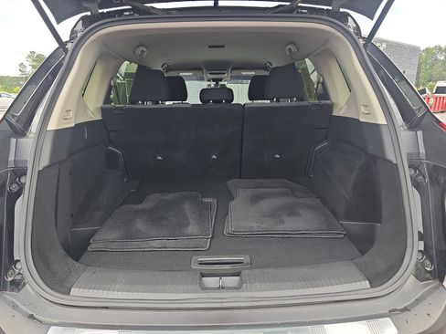 Used 2023 Nissan Rogue SV FWD image 13
