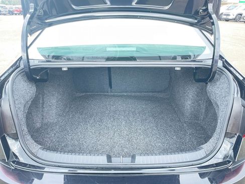 Used 2025 Volkswagen Jetta SE image 31