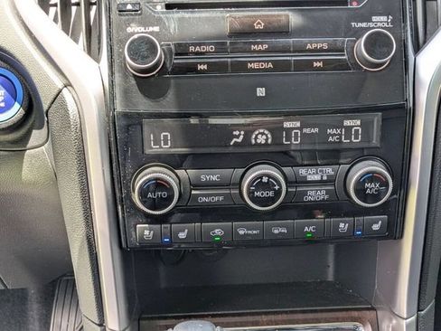 Used 2022 Subaru Ascent Touring AWD/4WD image 15