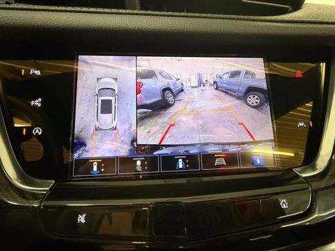 Used 2024 Cadillac XT6 Sport w/ Technology Package image 22