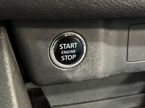 Used 2021 Nissan Rogue S AWD/4WD image 23