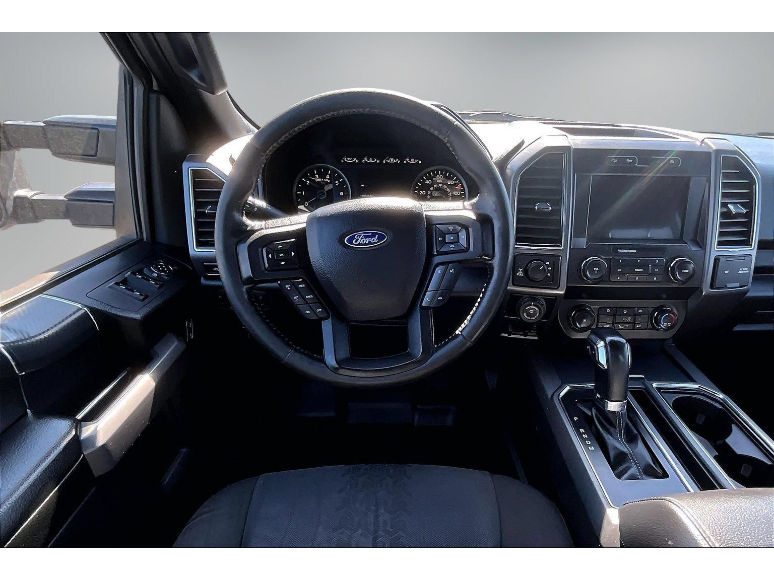 Used 2019 Ford F150 XLT w/ Equipment Group 302A Luxury AWD/4WD image 9
