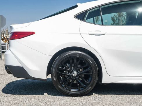 Used 2025 Toyota Camry SE image 10