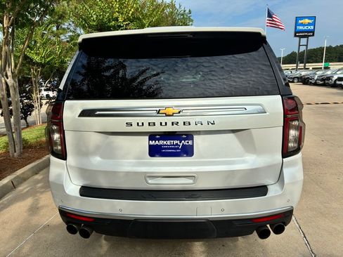 Used 2023 Chevrolet Suburban High Country image 12