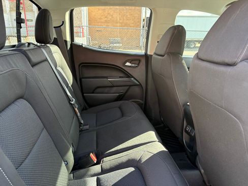 Used 2022 Chevrolet Colorado LT w/ LT Convenience Package image 9