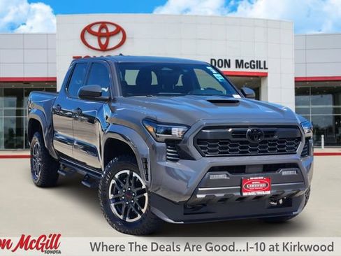 Certified 2025 Toyota Tacoma TRD Sport AWD/4WD image 1