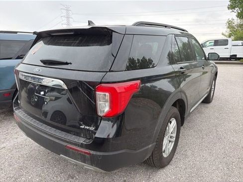 Used 2024 Ford Explorer XLT w/ Equipment Group 202A AWD/4WD image 4