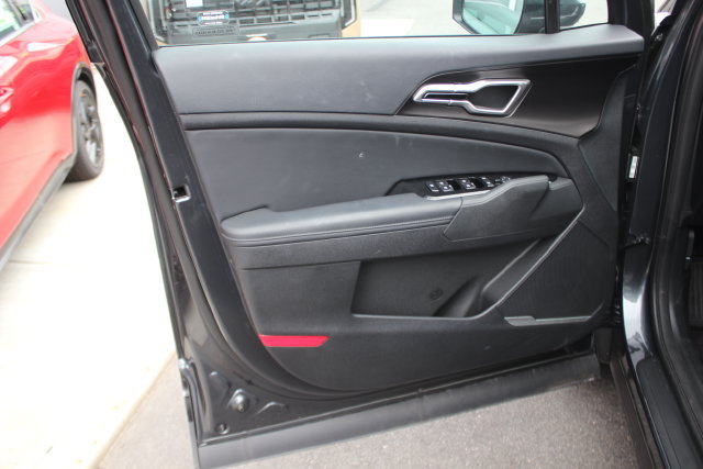 Used 2025 Kia Sportage EX AWD/4WD image 21