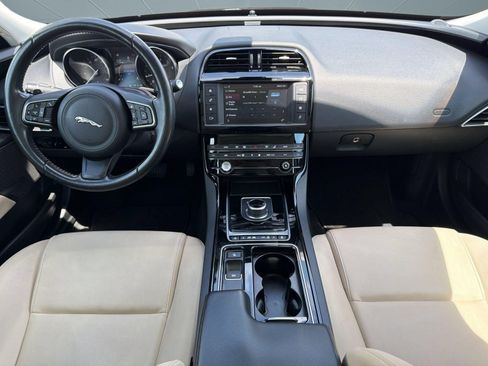 Used 2018 Jaguar XE RWD image 14