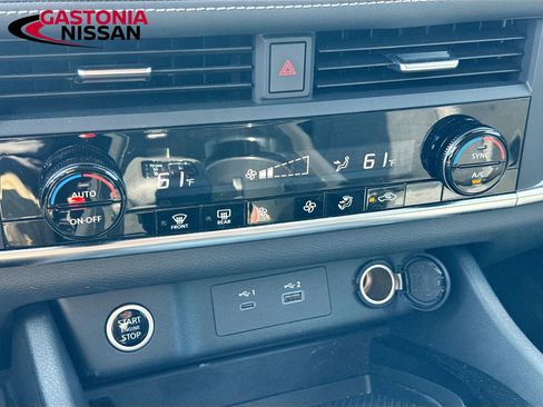 Used 2023 Nissan Rogue SV image 21