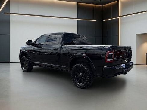 Used 2022 RAM 2500 Laramie AWD/4WD image 3