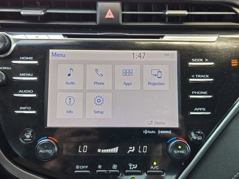 Used 2018 Toyota Camry SE w/ Audio Package FWD image 11
