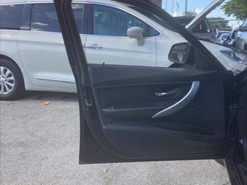 Used 2015 BMW 320i Sedan image 16