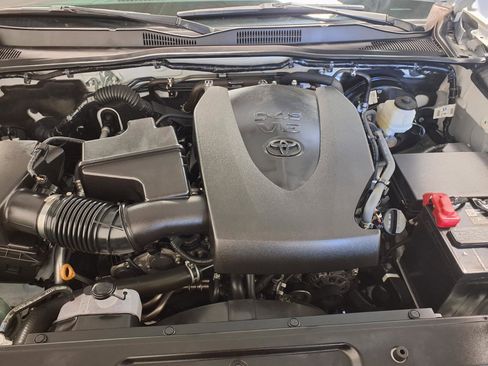 Used 2023 Toyota Tacoma Limited image 31