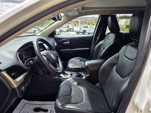 Used 2015 Jeep Cherokee Limited w/ Luxury Group FWD image 9