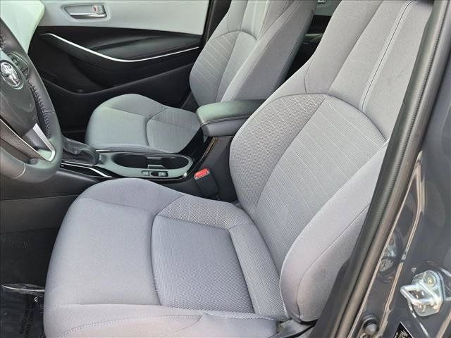 Used 2025 Toyota Corolla SE FWD image 15
