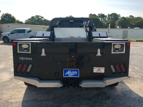 Used 2023 Ford F450 Lariat AWD/4WD image 4
